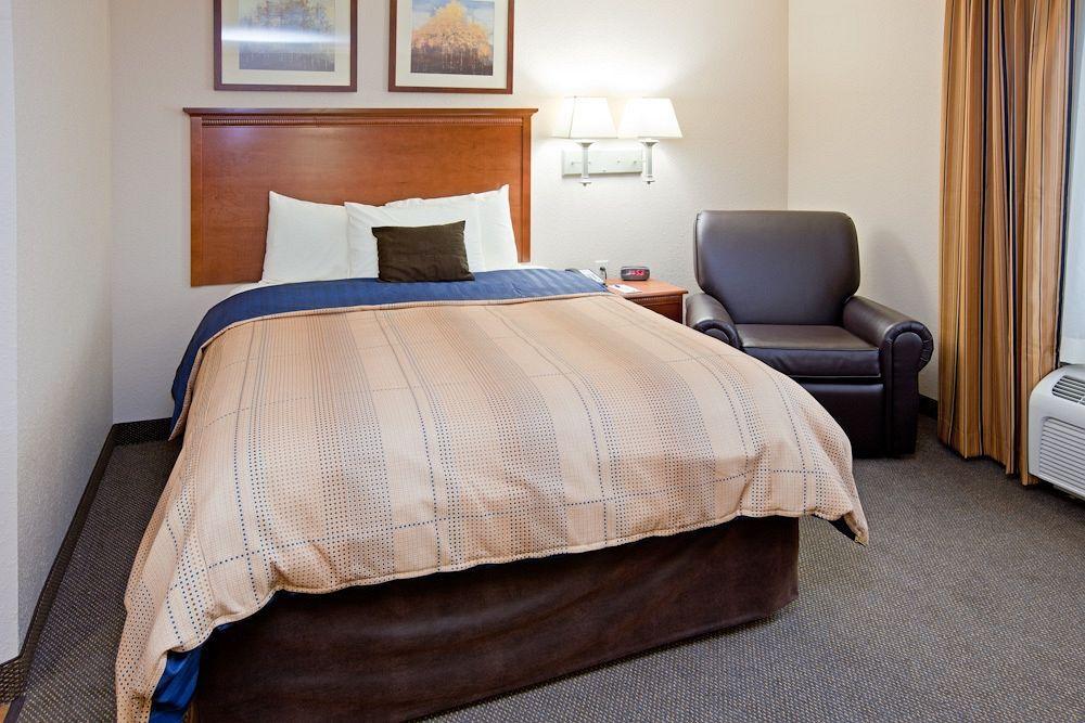 Candlewood Suites Indianapolis East By Ihg Room photo