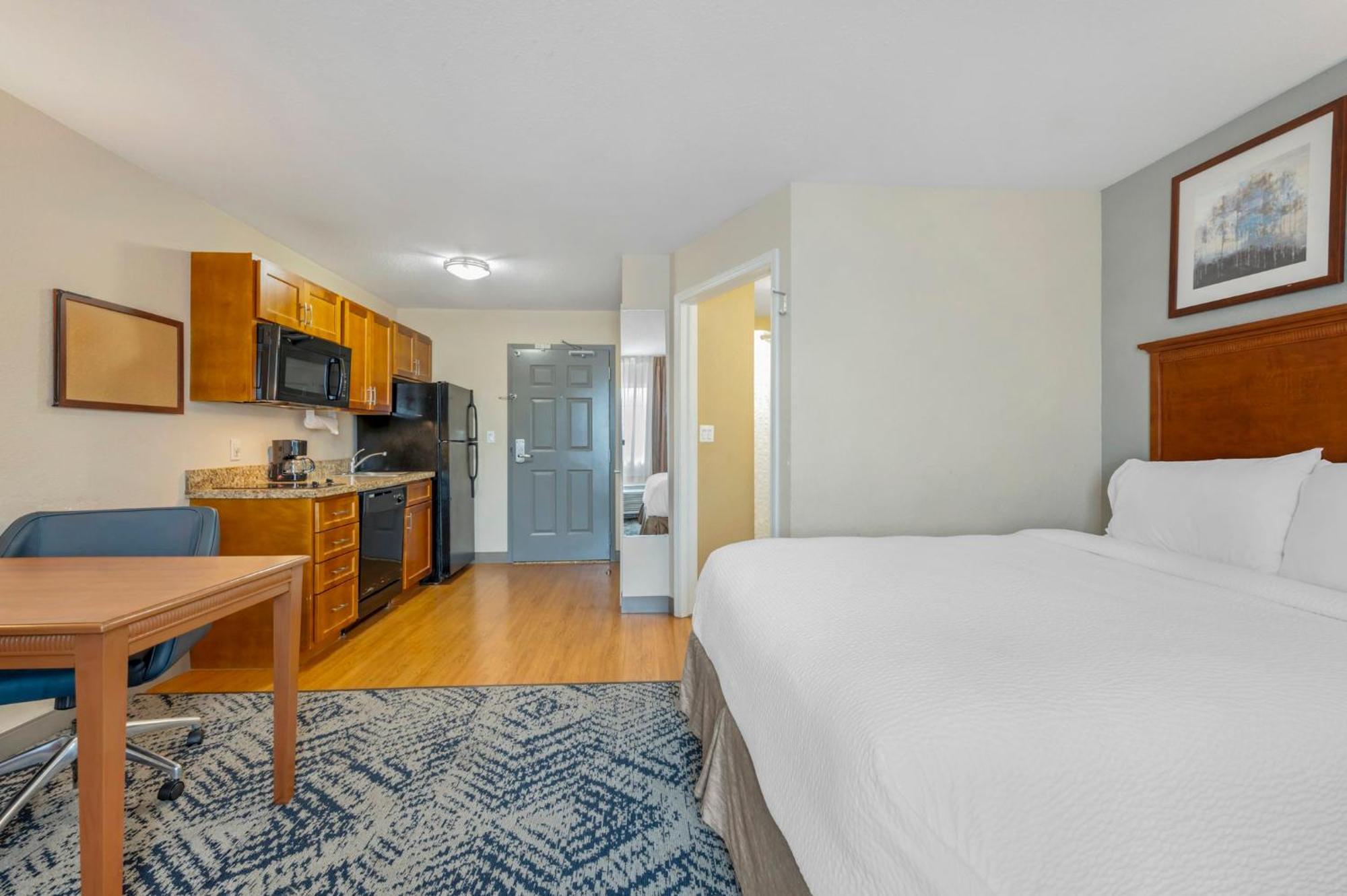 Candlewood Suites Indianapolis East By Ihg Exterior photo