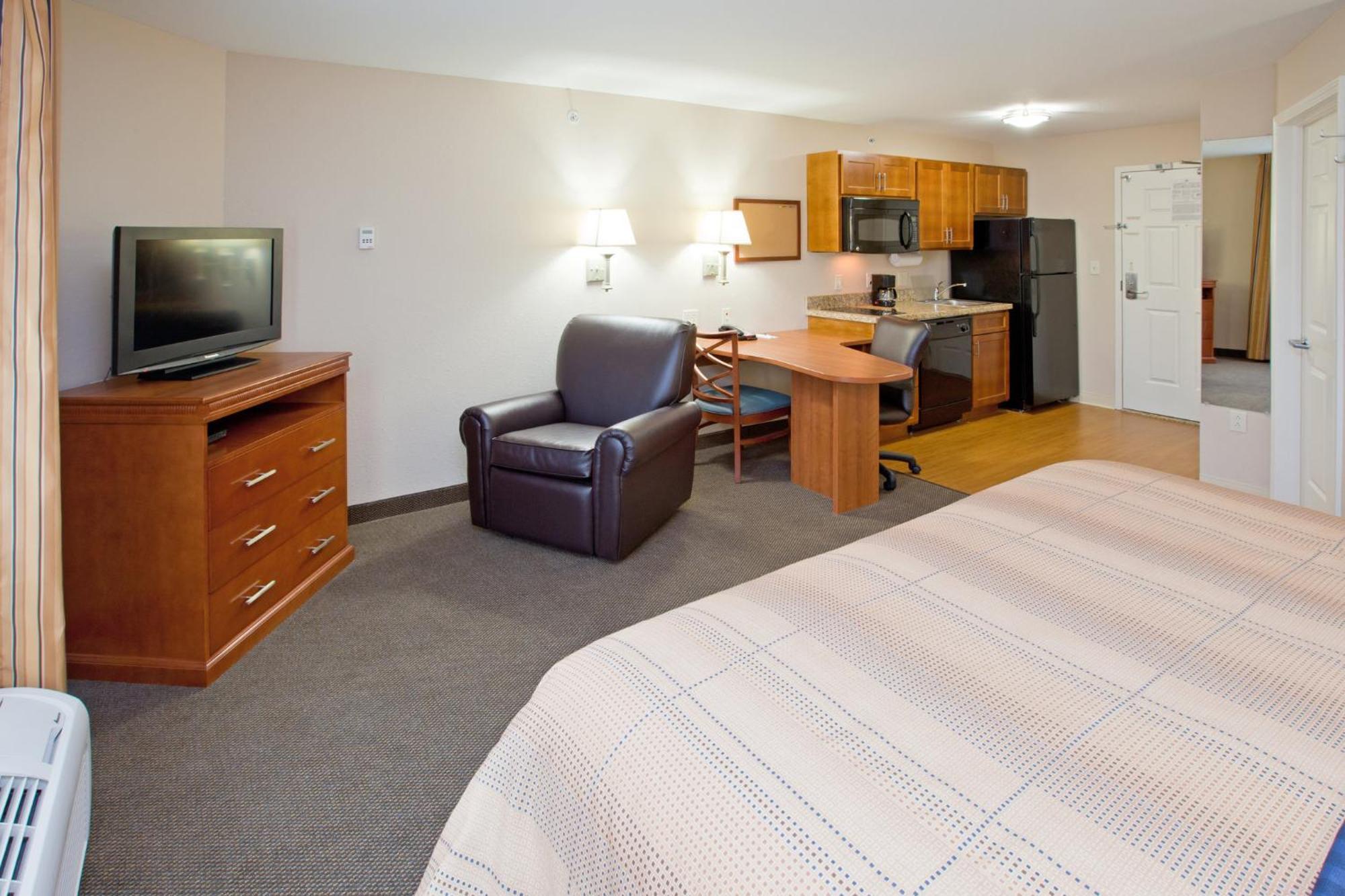 Candlewood Suites Indianapolis East By Ihg Exterior photo