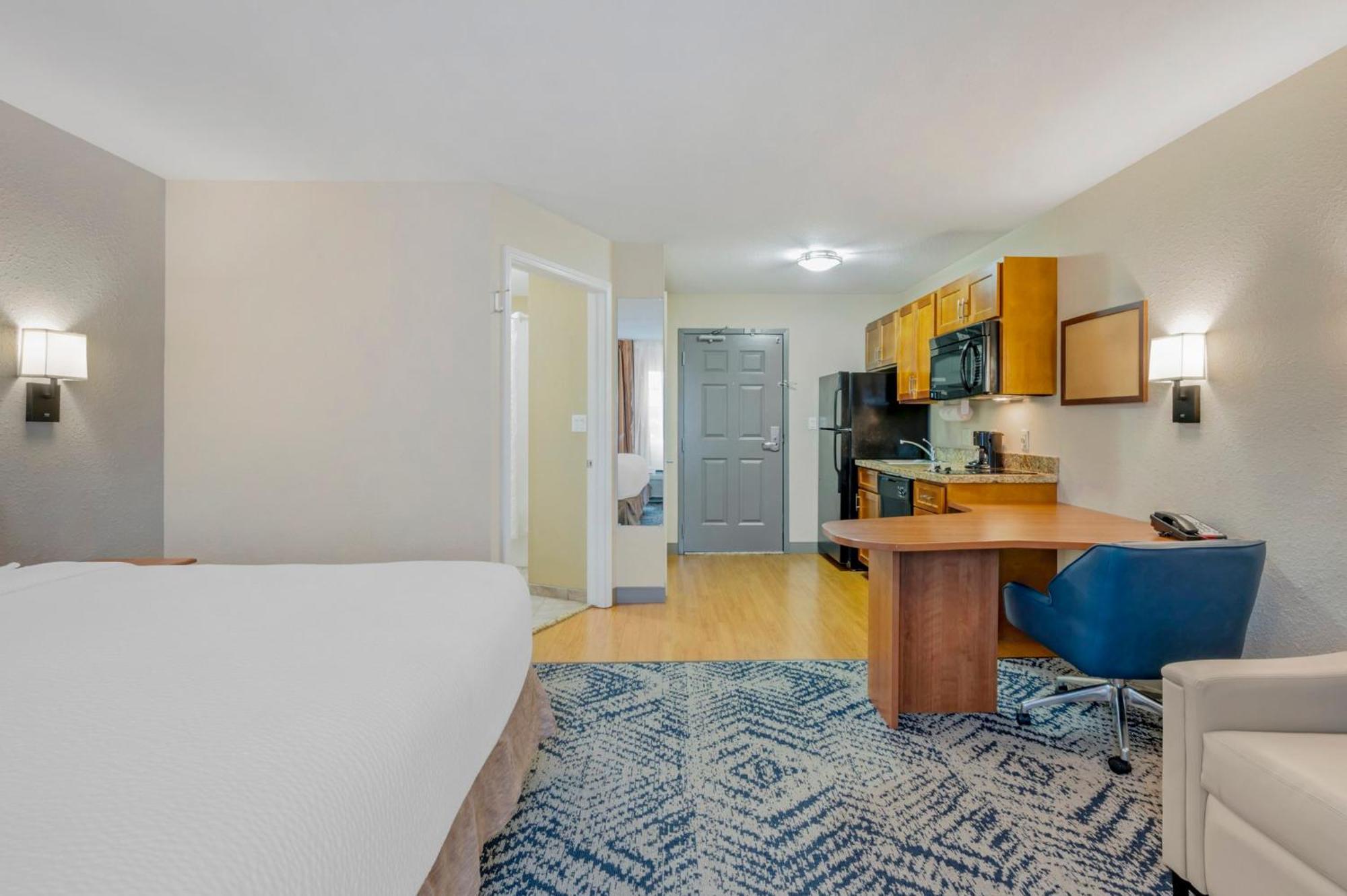 Candlewood Suites Indianapolis East By Ihg Exterior photo